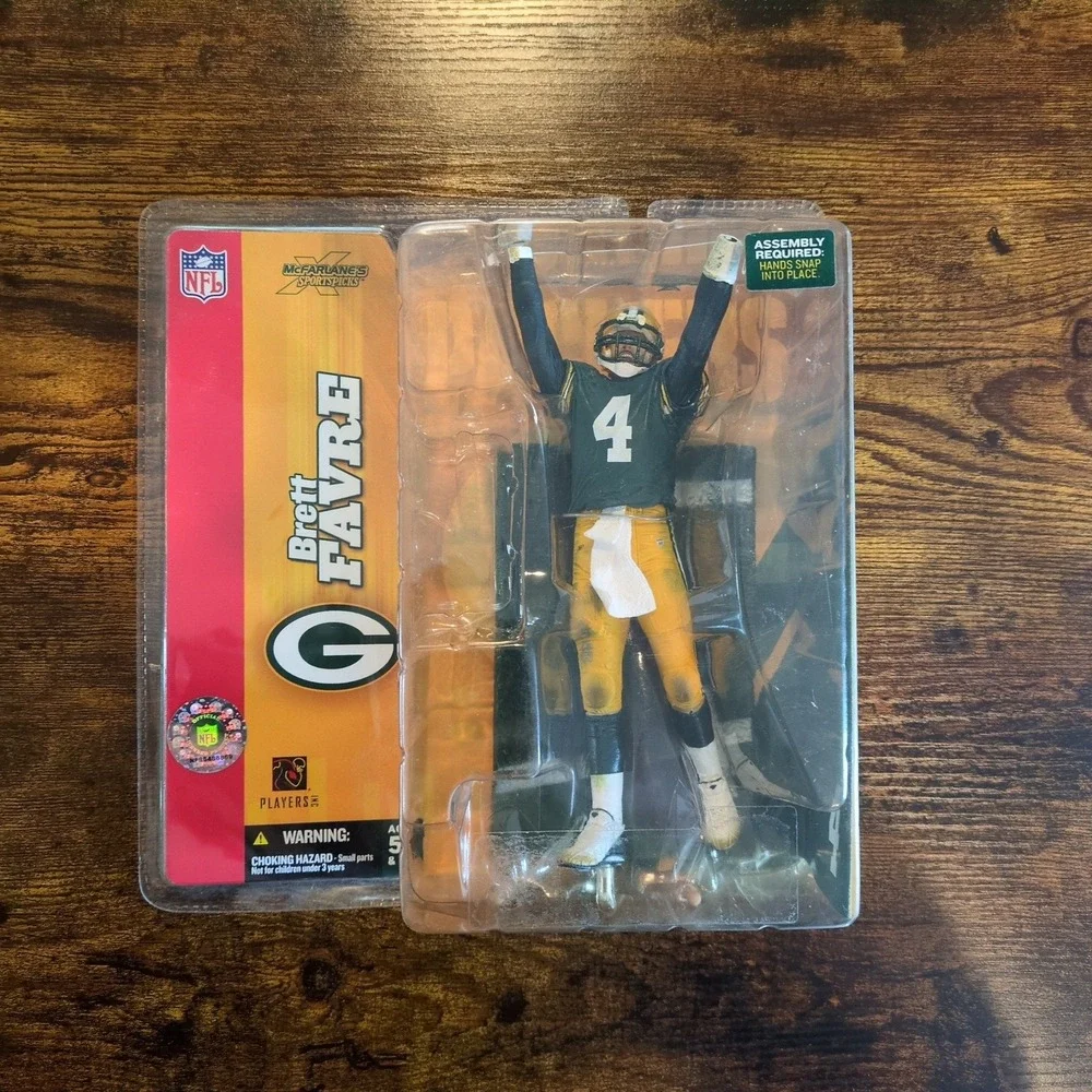 Green Bay Packers Bundle Brett Favre McFarlane Figure License Plates Postcards - Picture 2 of 6